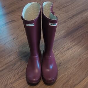Hunter Burgundy Rain Boots